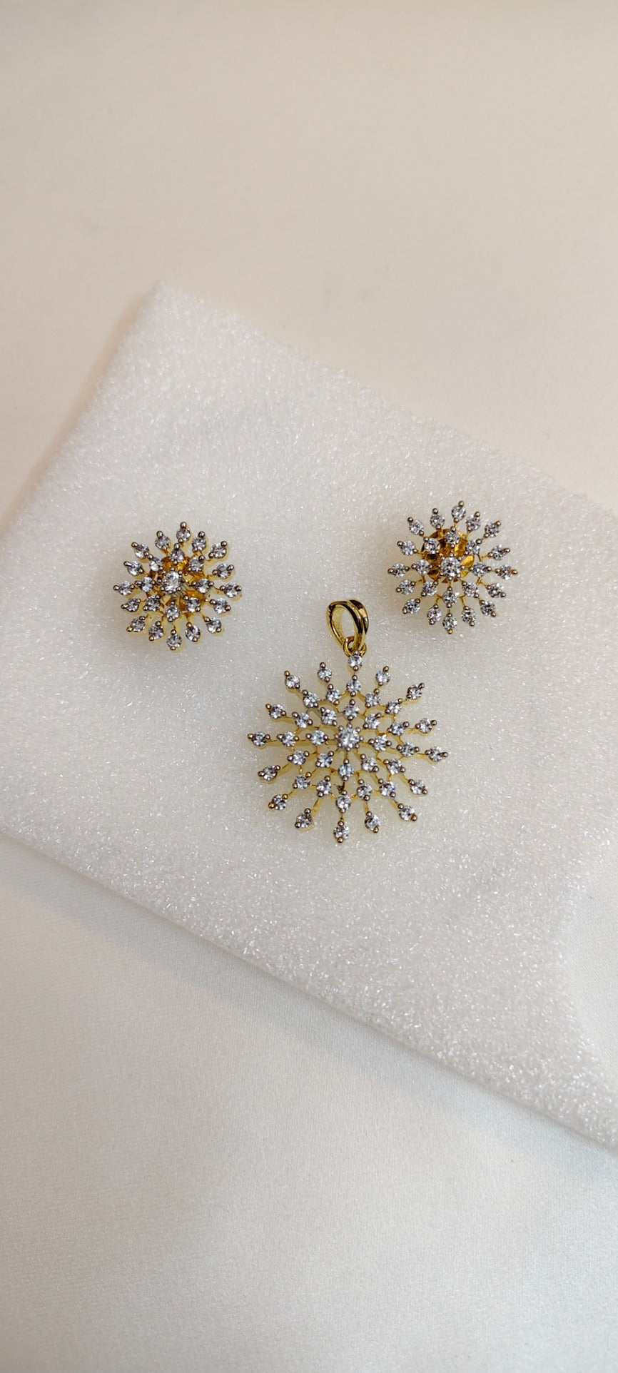 Asteria Bloom Pendant & Earring Set – real photo 2