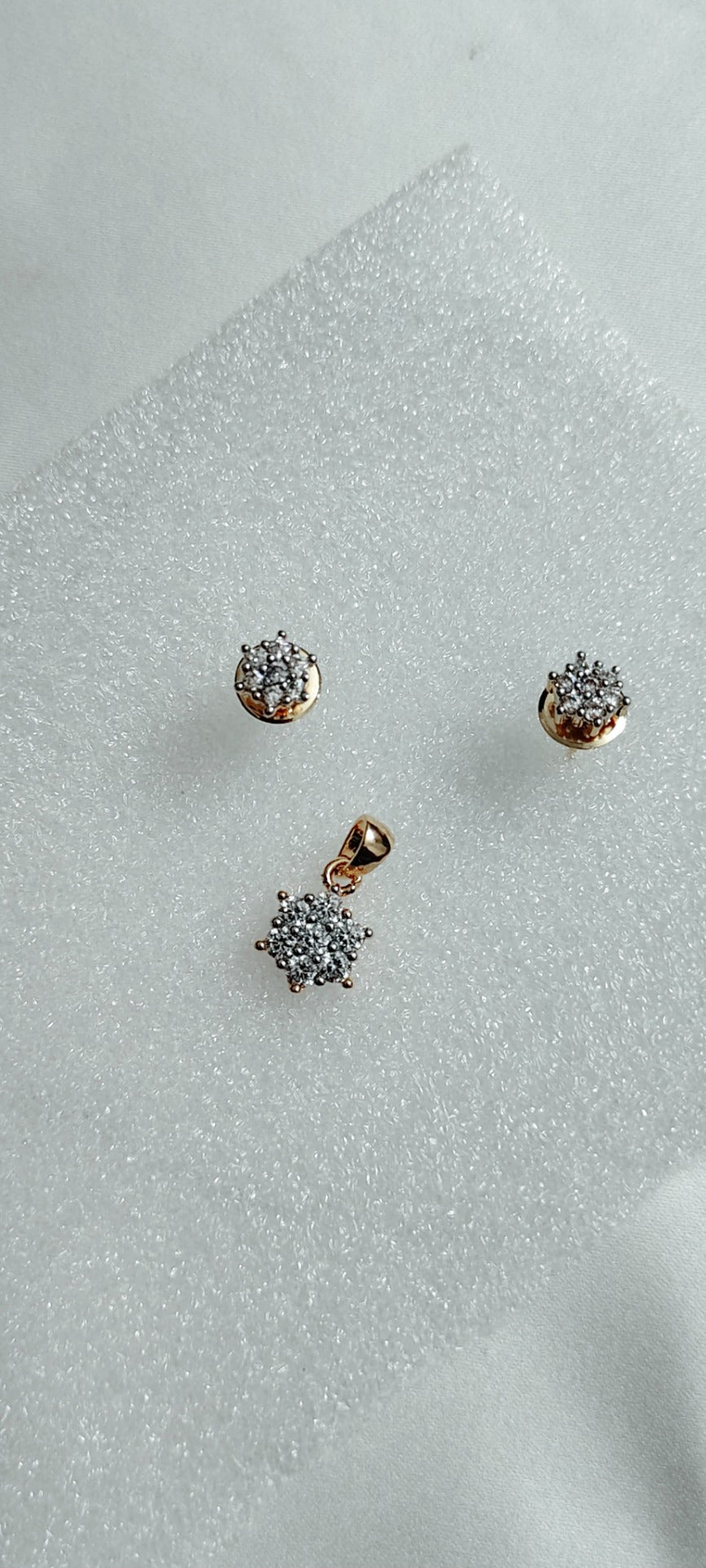 Elara Blossom Pendant & Earring Set – real photo 5