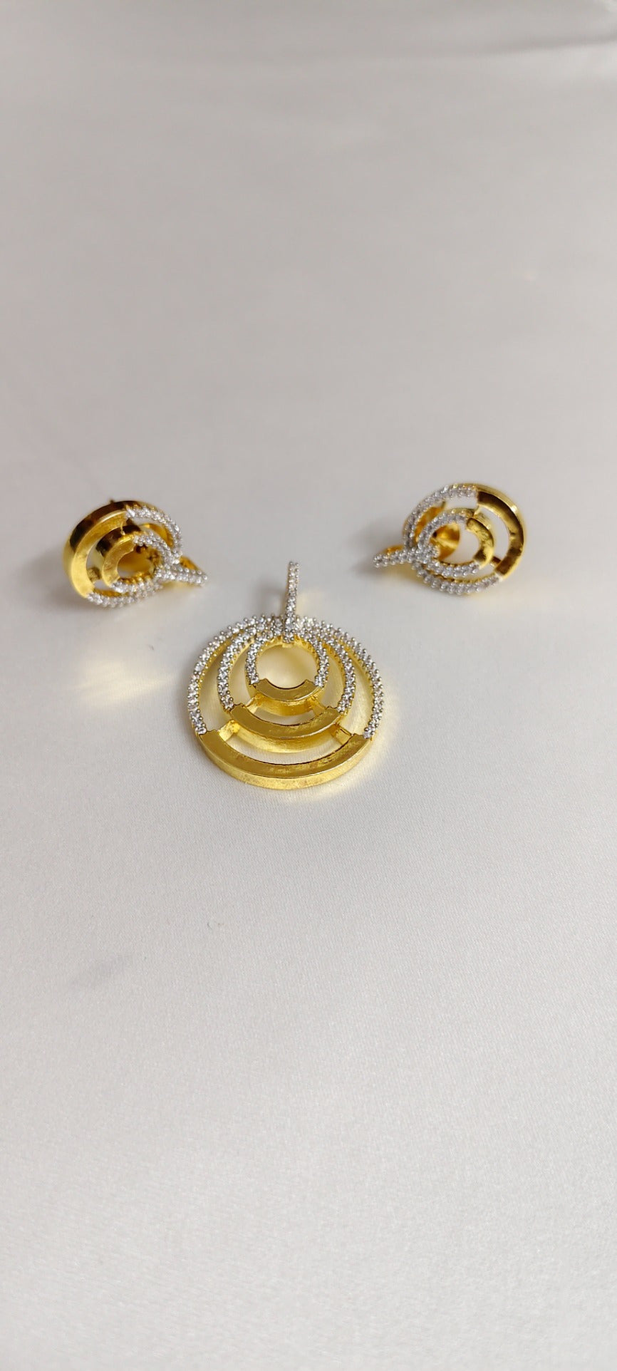 Lyra Halo Pendant & Earring Set – real photo 3
