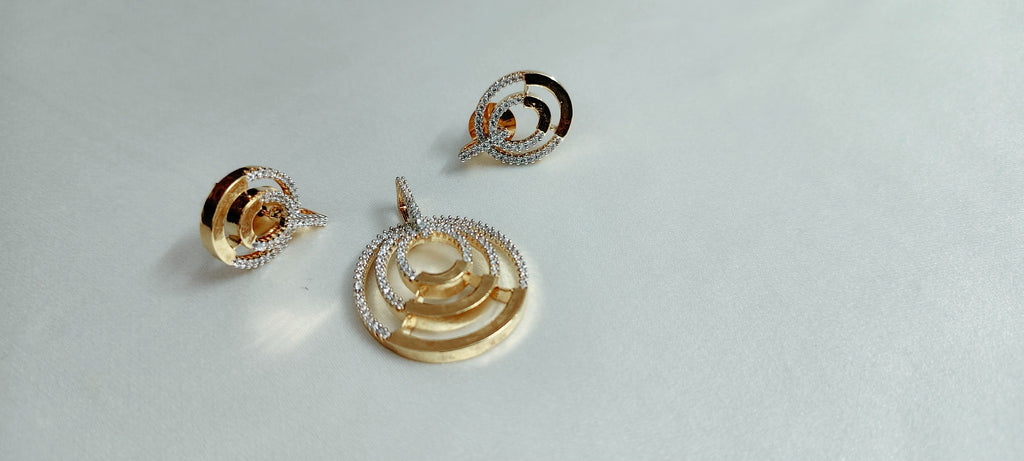 Lyra Halo Pendant & Earring Set – real photo 5