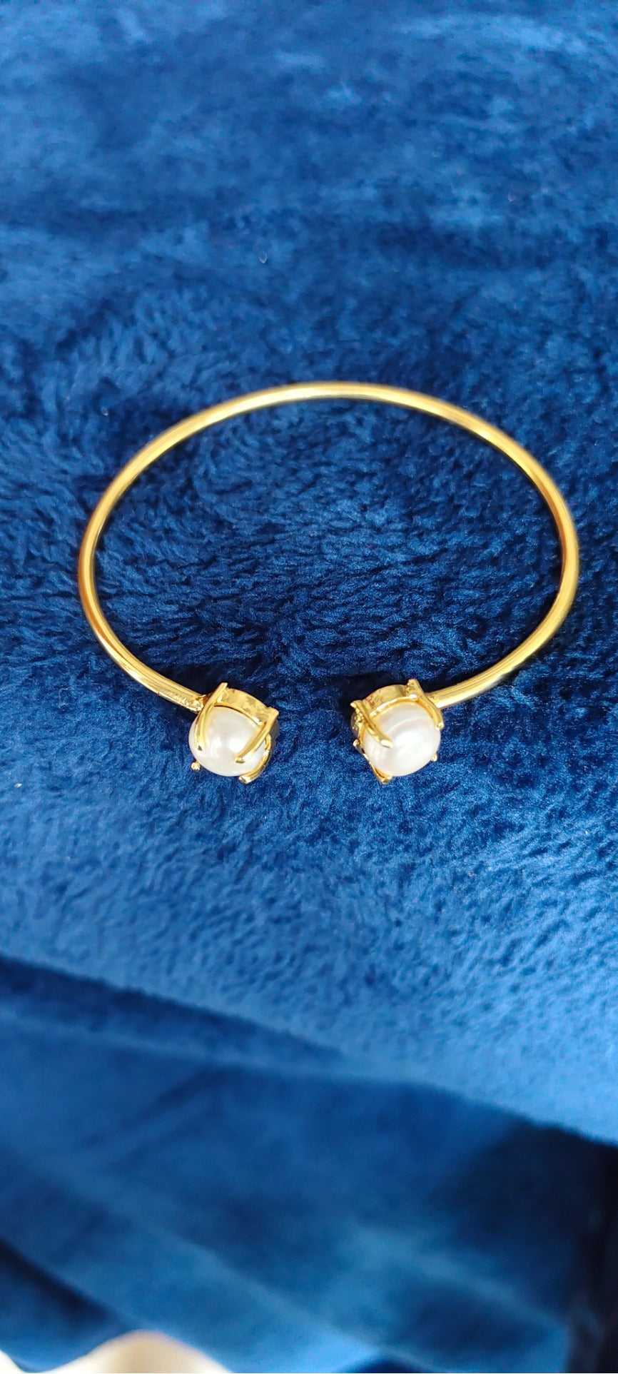 Elara Pearl Embrace Cuff Bracelet – real photo 2