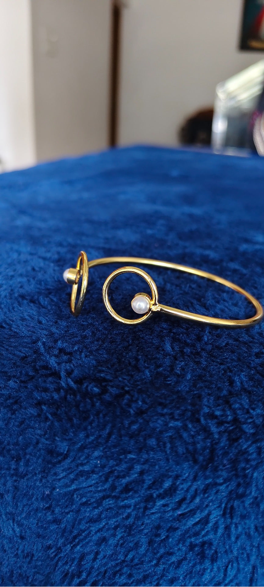 Celeste Pearl Orbit Cuff Bracelet – real photo 5
