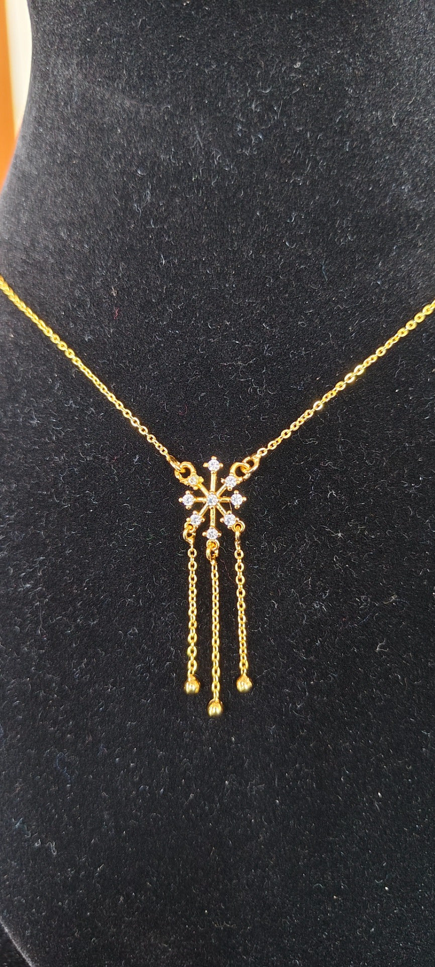 Astra Starfall Necklace – real photo 8