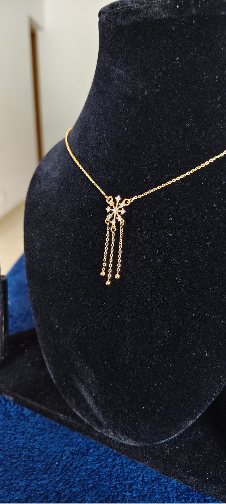 Astra Starfall Necklace – real photo 9