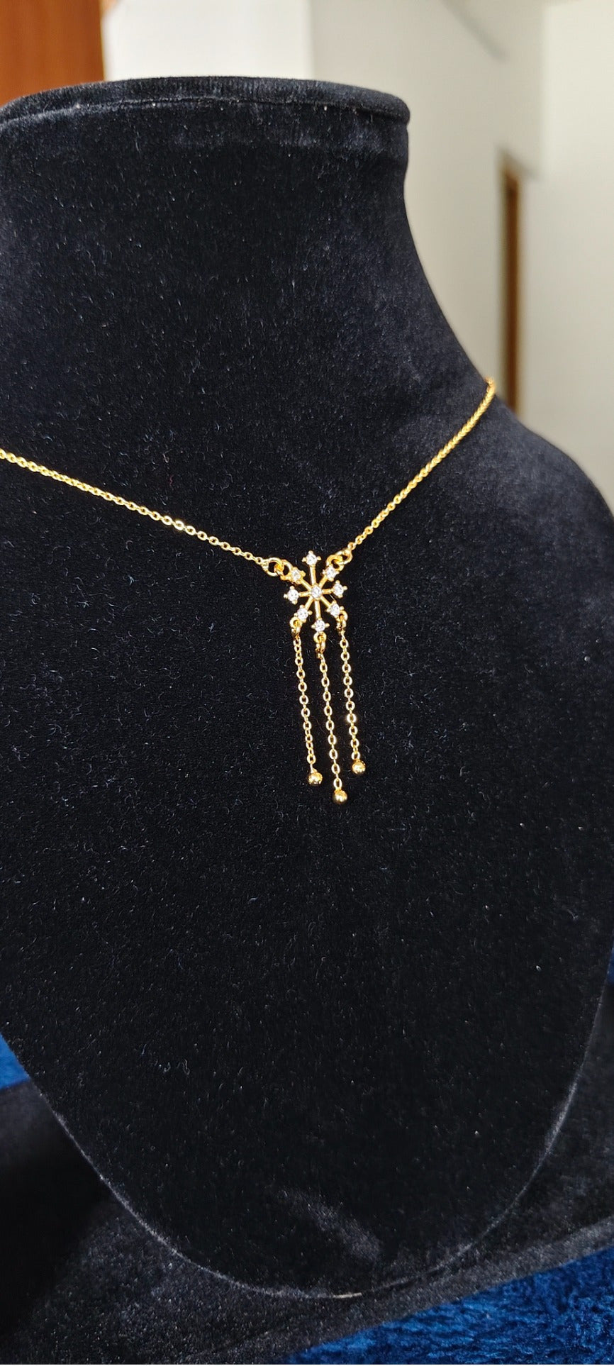 Astra Starfall Necklace – real photo 10