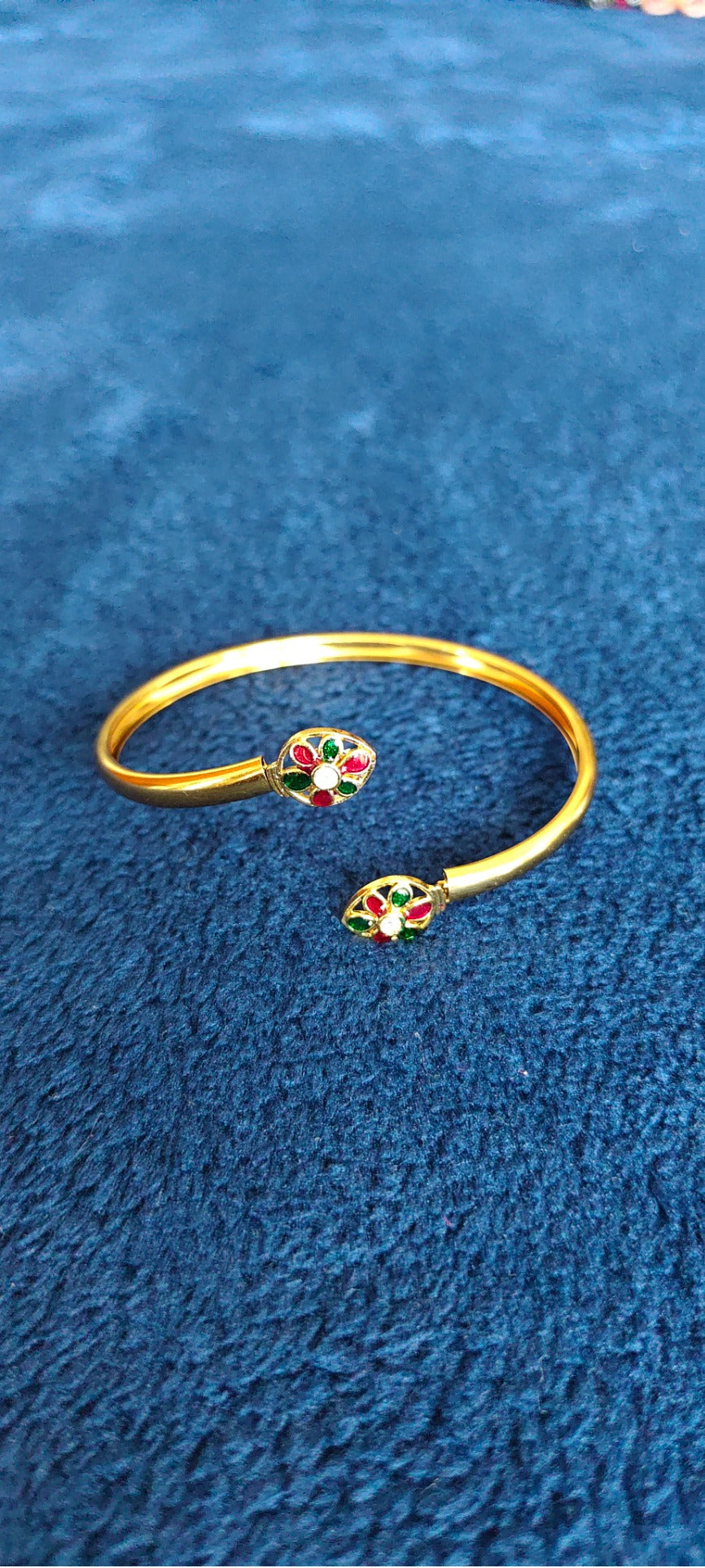 Amara Floral Cuff Bracelet – real photo 4