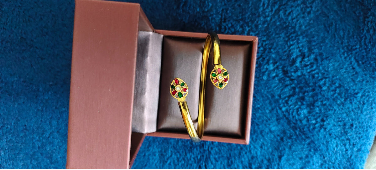Amara Floral Cuff Bracelet – real photo 5