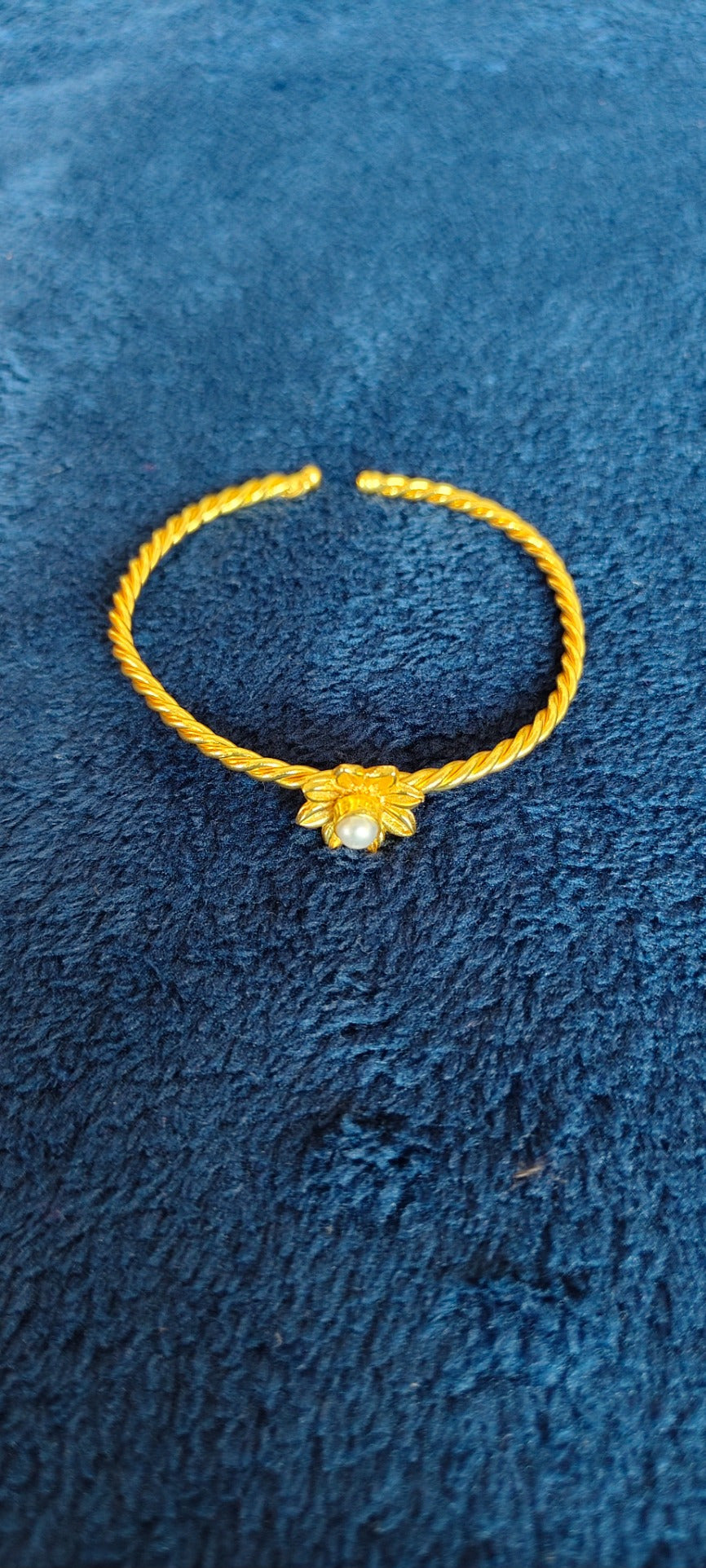 Dahlia Pearl Twist Cuff Bracelet – real photo 2