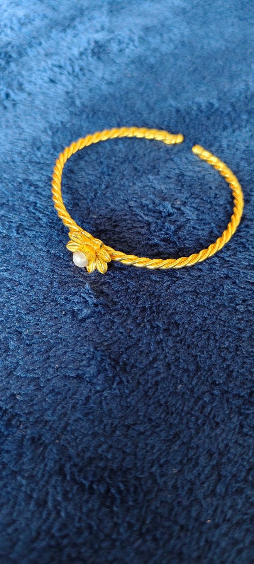 Dahlia Pearl Twist Cuff Bracelet – real photo 3
