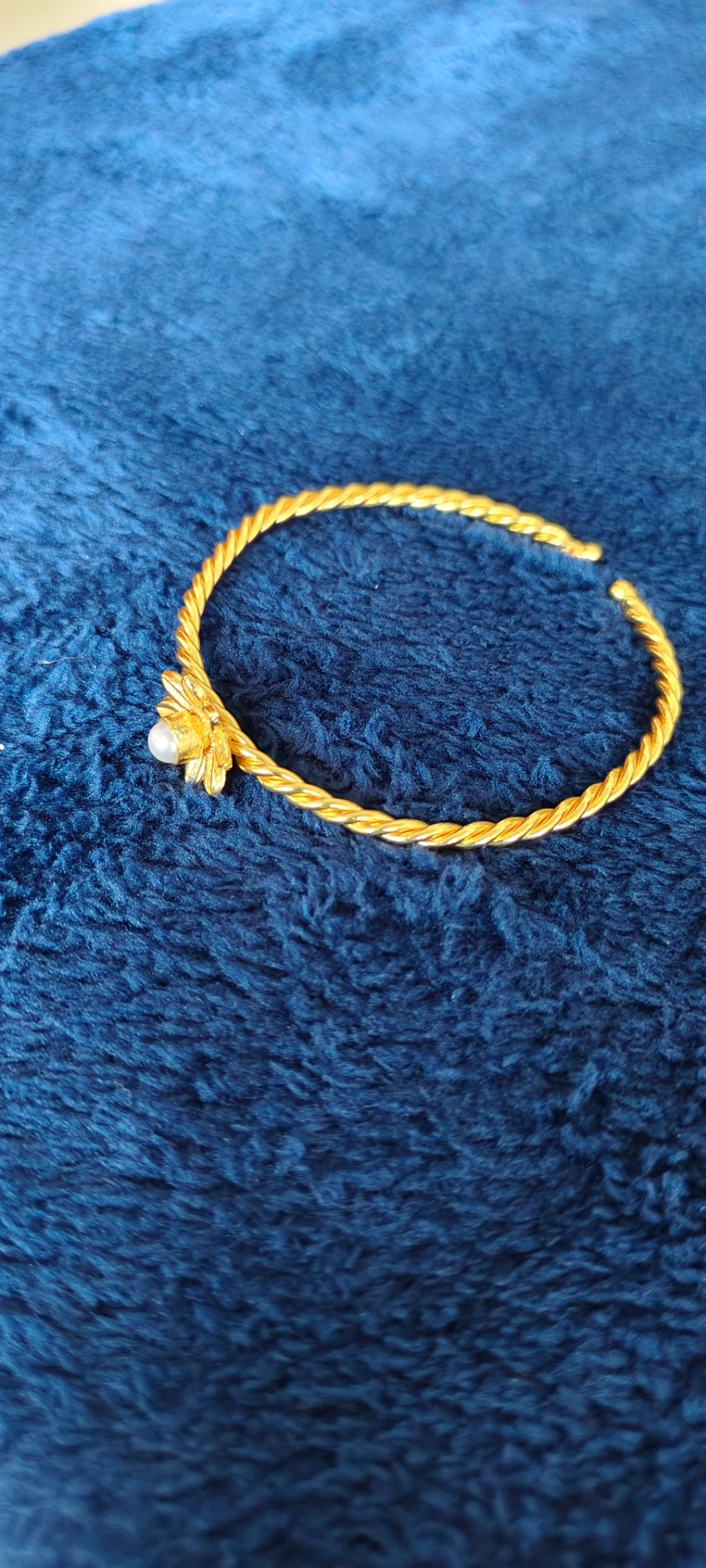 Dahlia Pearl Twist Cuff Bracelet – real photo 5