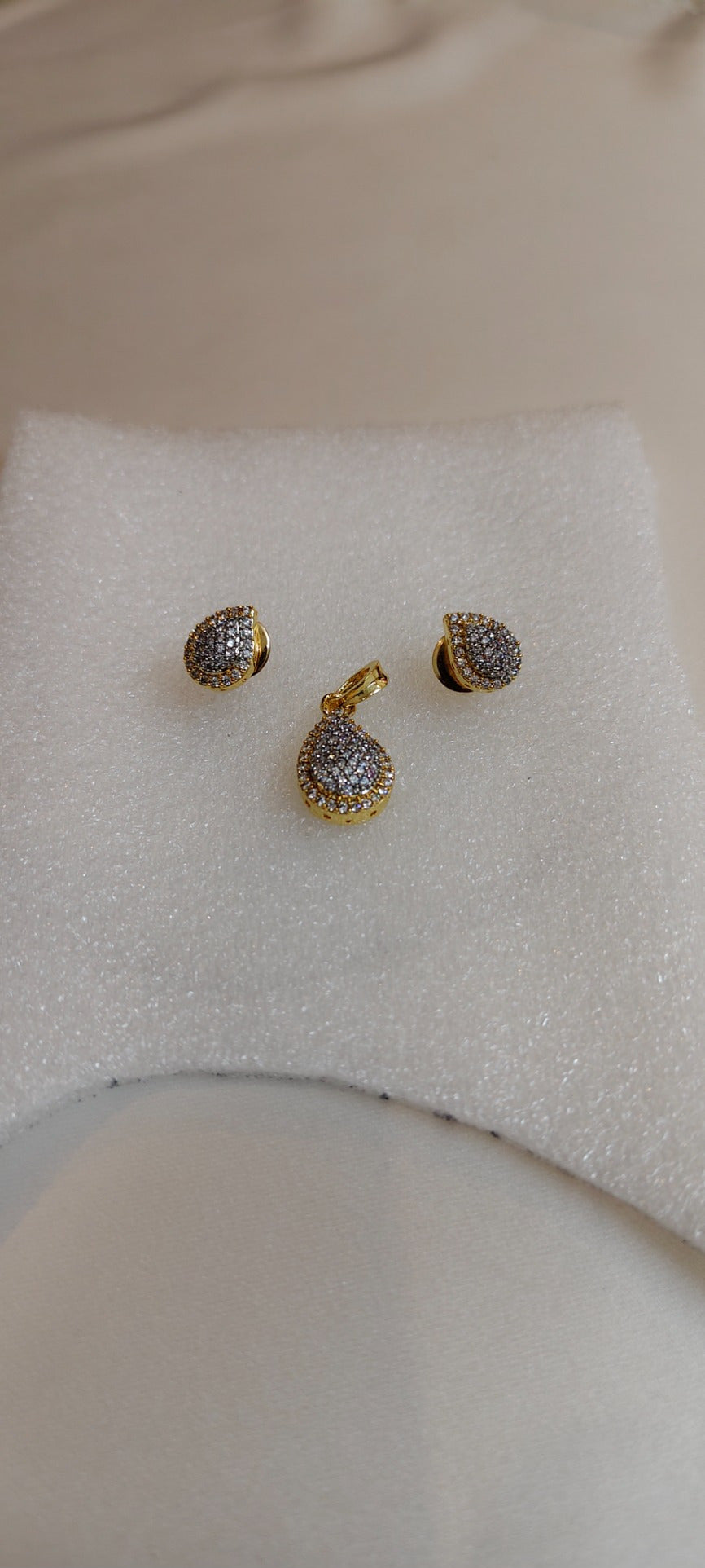 Estelle Teardrop Pendant & Earring Set – real photo 3