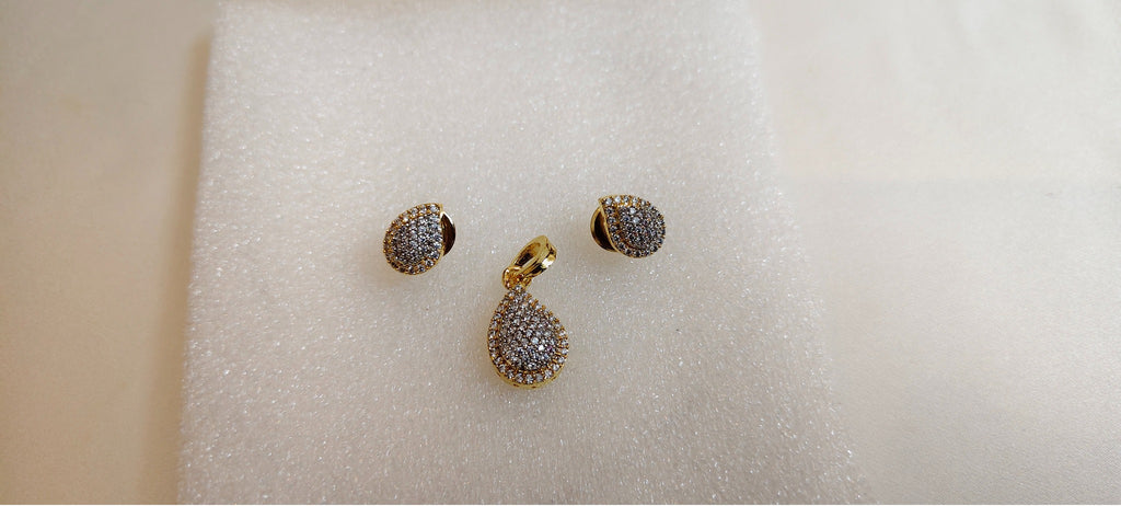 Estelle Teardrop Pendant & Earring Set – real photo 5