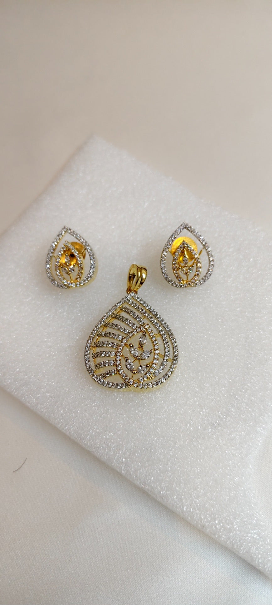 Sylvie Leaf Pendant & Earring Set – real photo 1