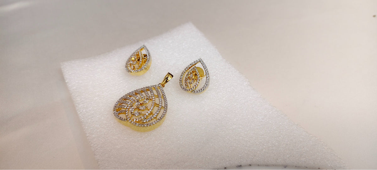 Sylvie Leaf Pendant & Earring Set – real photo 4