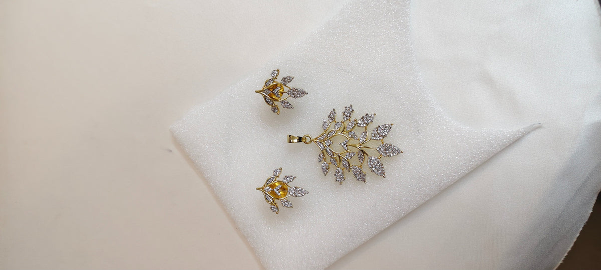 Elowen Leaf Cascade Pendant & Earring Set – real photo 1
