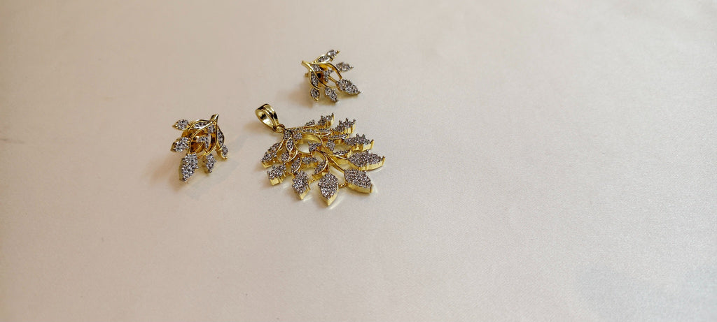 Elowen Leaf Cascade Pendant & Earring Set – real photo 5