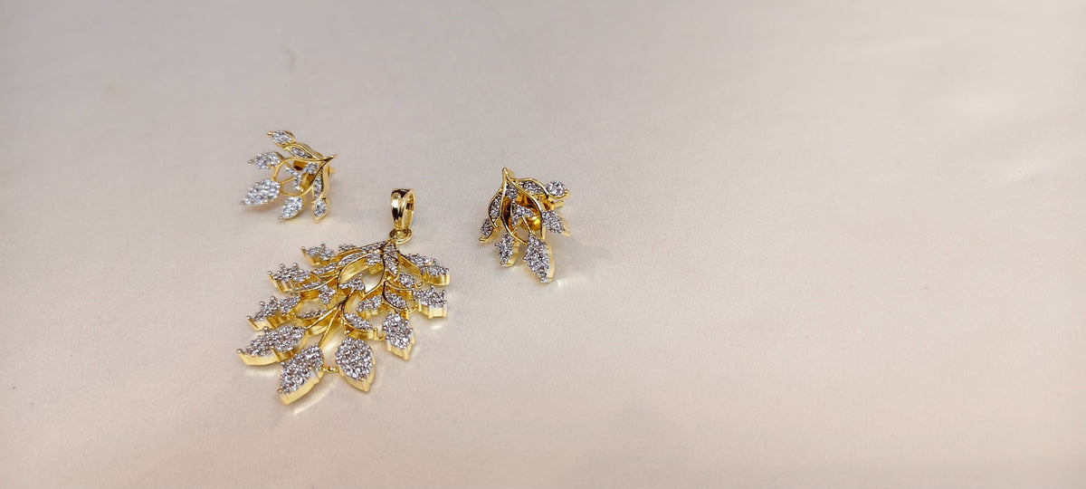 Elowen Leaf Cascade Pendant & Earring Set – real photo 6
