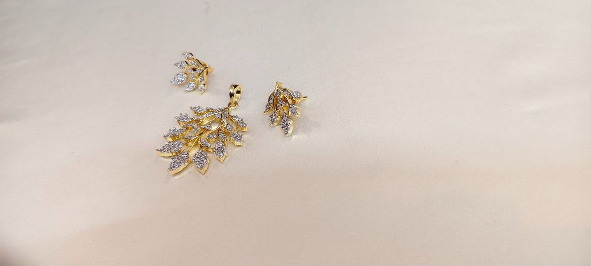 Elowen Leaf Cascade Pendant & Earring Set – real photo 7