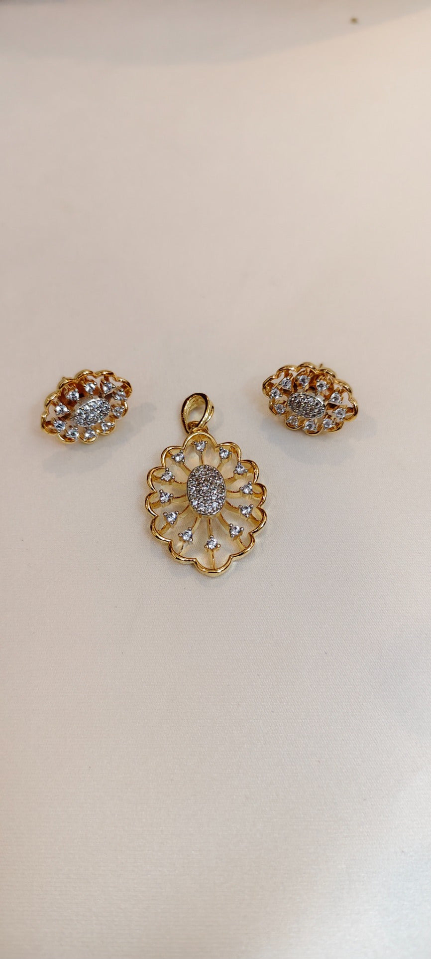 Vivienne Lace Pendant & Earring Set – real photo 1