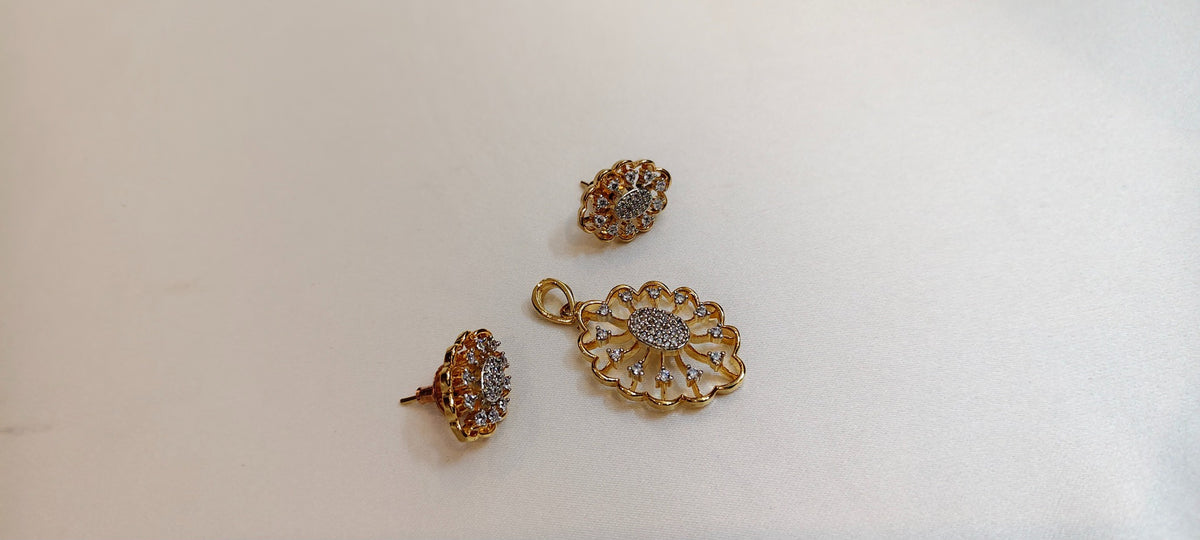 Vivienne Lace Pendant & Earring Set – real photo 2