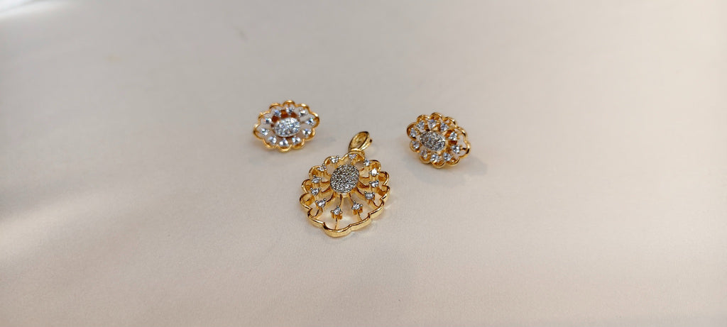 Vivienne Lace Pendant & Earring Set – real photo 3