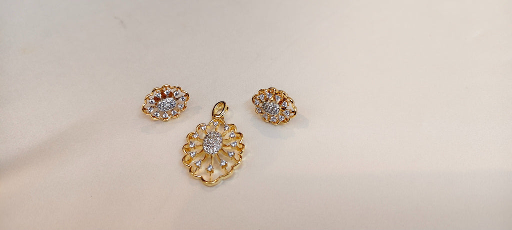 Vivienne Lace Pendant & Earring Set – real photo 4