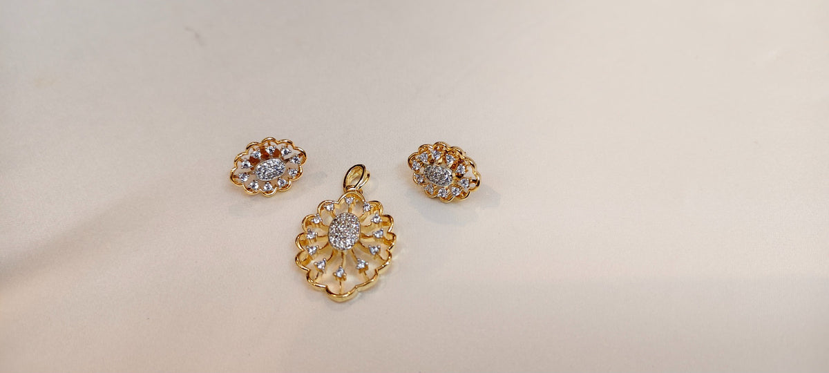 Vivienne Lace Pendant & Earring Set – real photo 4