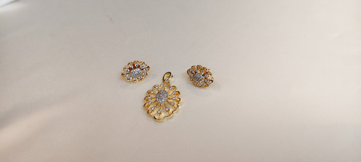 Vivienne Lace Pendant & Earring Set – real photo 5