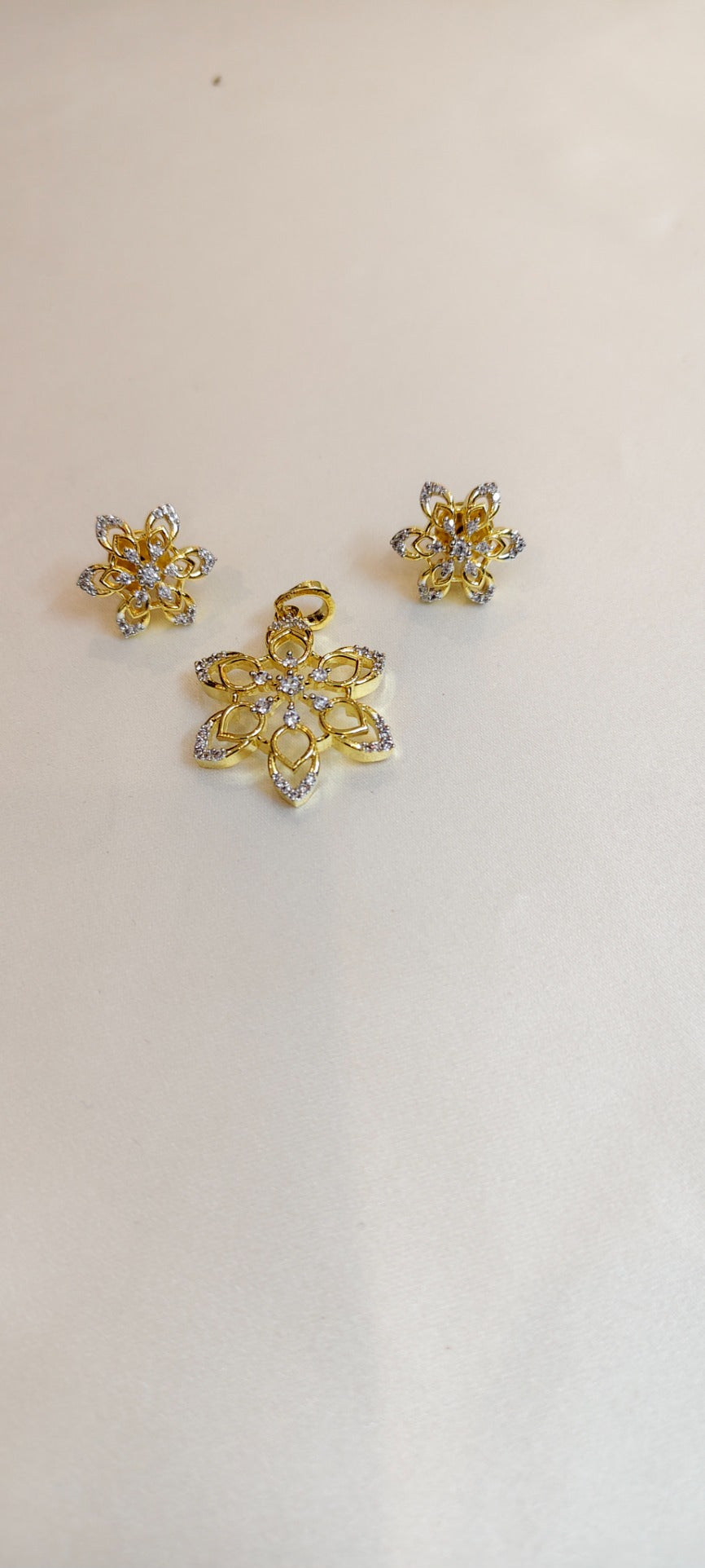 Fiora Petal Pendant & Earring Set – real photo 1