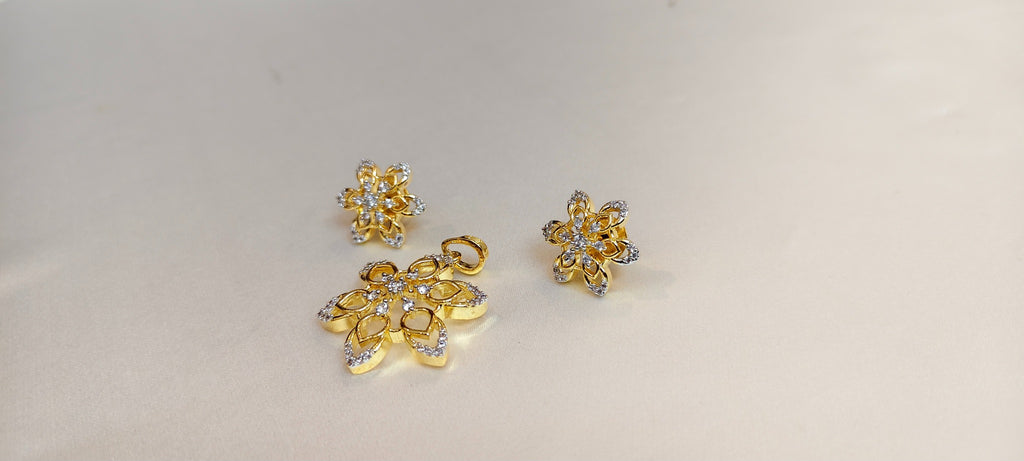 Fiora Petal Pendant & Earring Set – real photo 3