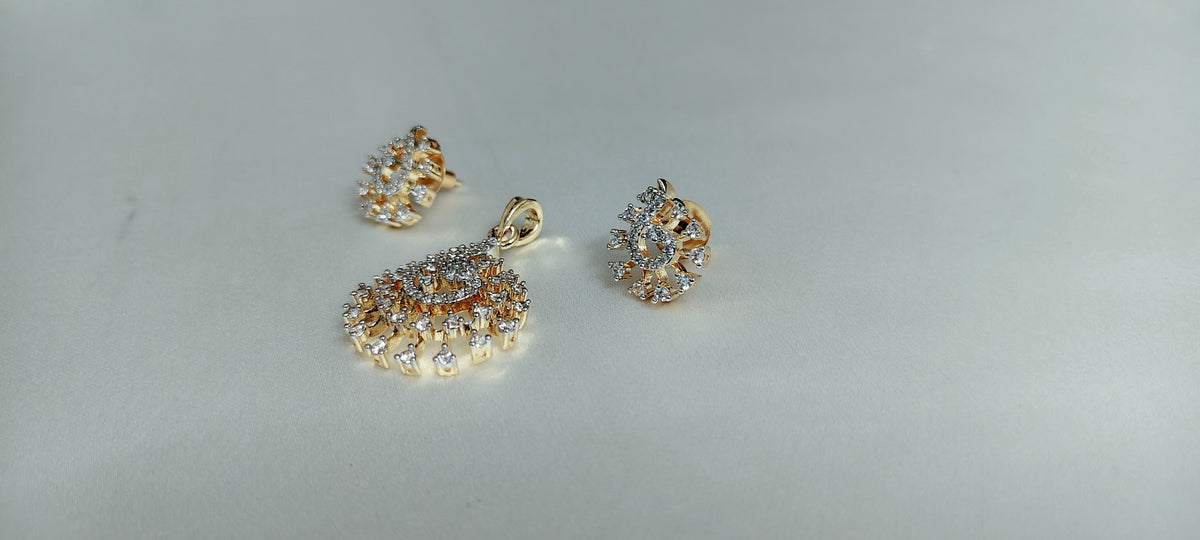 Mayura Radiance Pendant & Earring Set – real photo 3