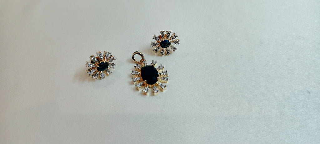 Nila Starburst Pendant & Earring Set – real photo 1