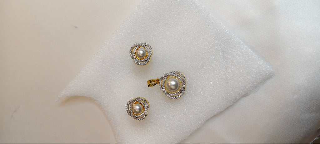 Pearl Embrace Pendant & Earring Set – real photo 1
