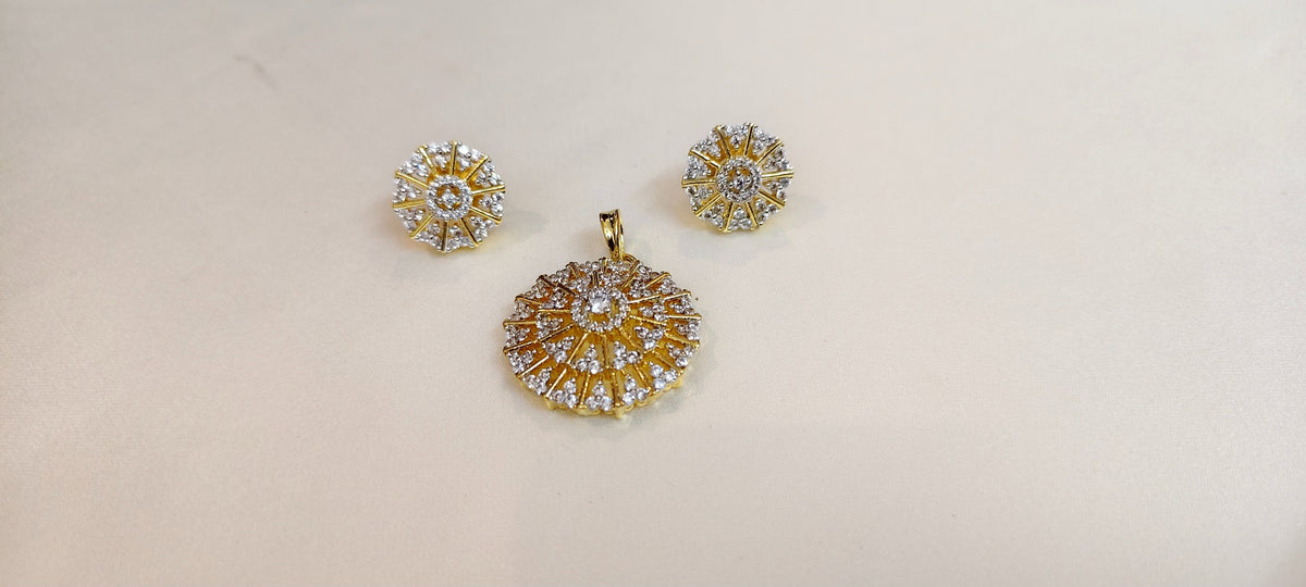 Solara Sunburst Pendant & Earring Set – real photo 1